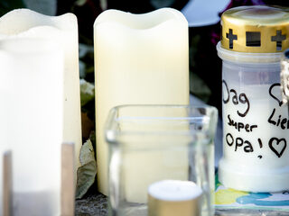 Herdenkingsmonumenten voor coronaslachtoffers in Overijsselse gemeente: 'Iedereen hier kent wel iemand die eraan is overleden'