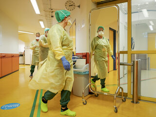 Hoofd IC Amsterdams ziekenhuis: cliniclowns verdienen meer dan verpleegkundigen