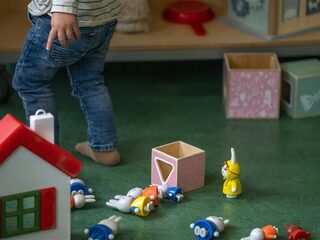 Stand.nl: 'De kinderopvang moet ook ongediplomeerde mensen kunnen inzetten'