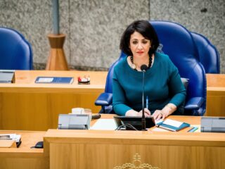 Oud-griffier over Arib als Kamervoorzitter: 'Er werden onverklaarbare besluiten genomen'