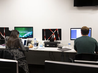 'Online les op mbo? 'Juist bespreken van opdrachten, moet je in de klas doen'