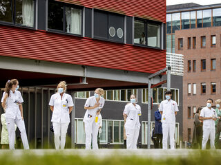 Grootste staking in umc's ooit, duizenden medewerkers leggen het werk weer neer