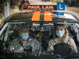 Pechtold (CBR) roept rijscholen op: laat leerlingen niet te snel rijexamen doen