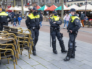 Politie: 'Handhaven afstandsregel heeft geen prioriteit'