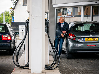 'Ondanks record benzineprijs rijden we geen meter minder'