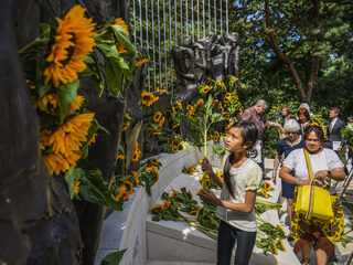 'Zodra mijn moeder van de boot uit Indië kwam, wilde ze Nederlands zijn'