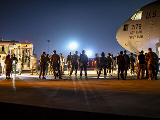 Dreiging rondom vliegveld Kabul neemt toe: 'tenminste vijf raketten afgeweerd'