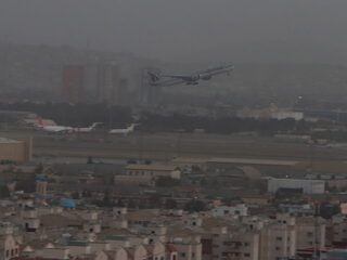 Zinat helpt Afghanen met evacuatie: 'Nederland kan nog een plan B maken om ze te redden'