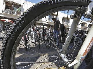 Irakezen fietsen voor vrijheid en milieu