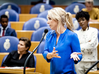 Marijnissen (SP) sorteert voor op aftreden Van Huffelen