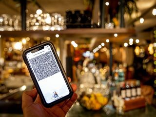 Stand.nl: 'De coronamaatregelen moeten strenger gehandhaafd worden'