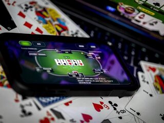 Stand.nl: 'Er moet een verbod komen op reclames voor online gokken'