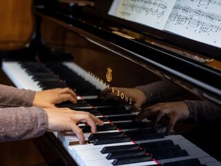 Twee jonge Franz Liszt-liefhebbers spelen zijn werk: 'Hij was een pionier'