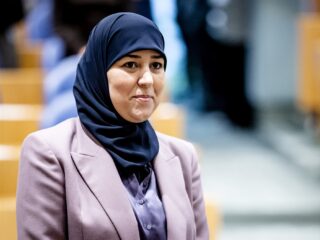 Problemen CIZ 'zorgelijk signaal' volgens D66 Kamerlid Fonda Sahla