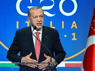 Erdogan’s greep op Turkije verzwakt: ‘Je ziet dat zijn steun afneemt’