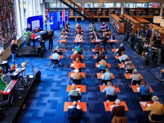 Bereid je voor op het Groot Dictee: doe het dialectwoorden-spelspel!