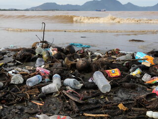 WNF waarschuwt, in 2050 vier keer zoveel plastic in oceaan: 'We moeten die kraan dichtdraaien'