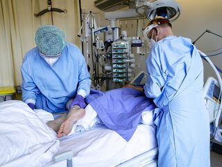 'Aparte coronaziekenhuizen maken de zorg juist minder efficiënt'