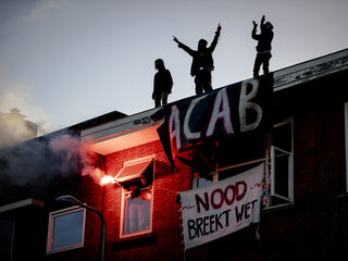 Rellen komen voort uit onvrede; 'vuurwerkverbod was de druppel'