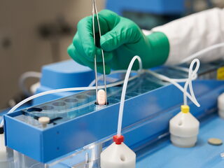 EMA keurt coronapil goed, maar: 'Er zijn veel onzekerheden die morgen nog niet zijn opgelost'