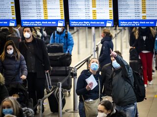 We gaan weer massaal op vakantie: 'Corona ligt nog niet achter ons, maar het is wel veel minder aanwezig'