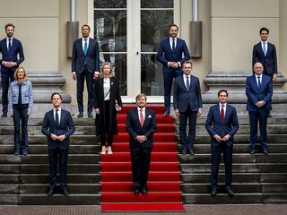 Schrijvers geven ministers leestips via 'literair schaduwkabinet'