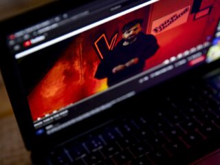 Jaar na BOOS-aflevering presenteert muziekindustrie taskforce tegen grensoverschrijdend gedrag