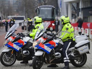 Kabinet wil verkeersboetes verhogen: 'Politieagenten denken dan wel 3 keer na voordat ze een bon uitschrijven'
