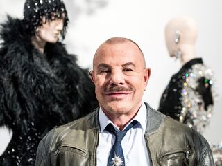 Modeontwerper Thierry Mugler (73) overleden: 'Hij was spectaculair'