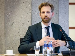 Minister Wiersma wil extra toezicht op avond- en weekendscholen