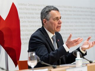 Zwitserland verrast door neutraliteit opzij te zetten