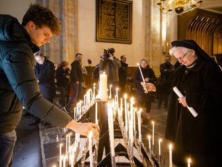Nederland is weer minder gelovig (behalve bij kanker of oorlog)