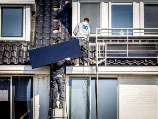 Woonbond: 'Wacht met afschaffen subsidie op zonnepanelen'