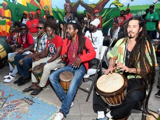Waarom Jamaicaanse reggae-artiesten maffialeiders als helden neerzetten