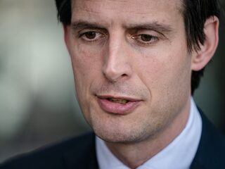 Minister Hoekstra trekt extra geld uit voor berechting oorlogsmisdaden Oekraïne