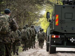 Stand.nl: 'De problemen bij defensie zijn te groot om met een paar miljard op te lossen'