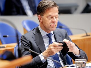 Wat weet jij van de 'smsgate' en Italië? Speel de Nationale Nieuwsquiz!