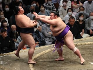 Sumo-tweeling wil positief imago voor hun sport