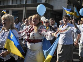 Oekraïne viert Onafhankelijkheidsdag na zes maanden oorlog: 'Ook vanuit het buitenland'