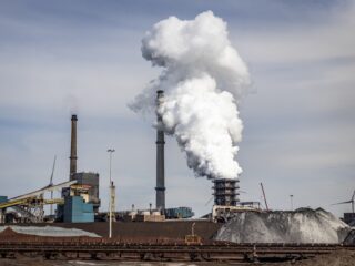 Europa grijpt in: megawinsten energieproducenten vloeien terug naar consument