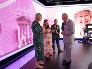 'Auntie Beeb’ wil af van haar nette imago'