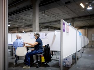 Nieuwe vaccinatieronde corona van start: is dat wel nodig?
