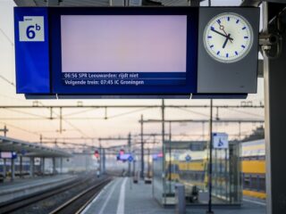 Stand.nl: 'Het is terecht dat het NS-personeel vanaf vandaag staakt'