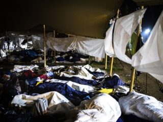 Asielstop oplossing crisis Ter Apel? 'Volstrekt inhoudsloze oproep'