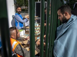 Vluchtelingenwerk: hygiënenoodkreet inspectie Ter Apel had eerder gemoeten