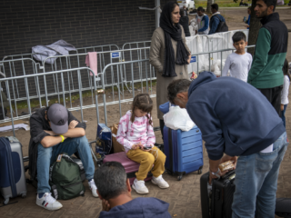 Ontwikkeling kinderen wordt ernstig geschaad in gezinslocaties voor vluchtelingen