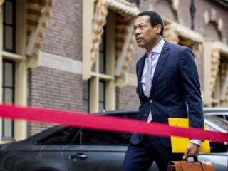 Minister Weerwind: 'Systeem kinderbescherming piept en kraakt'