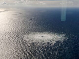 Explosies gemeld bij lekkages Nord Stream 1 en 2, mogelijk sprake van sabotage