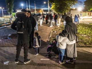 Onderwijs voor asielzoekers staat onder druk: 'Beleid en de realiteit komen niet overeen'