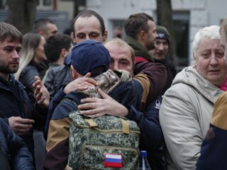 Veel Russen blijven ook in Rusland: 'Niet iedereen kan het zich permitteren'